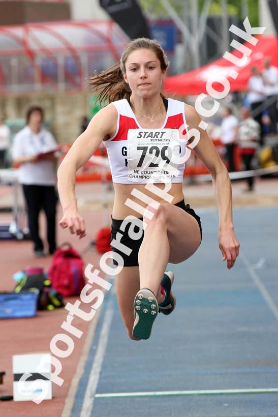 Womens under-20s triple jump, North Eastern Champs, Gateshead Stadium. Photo: David T. Hewitson/Sports for All Pics